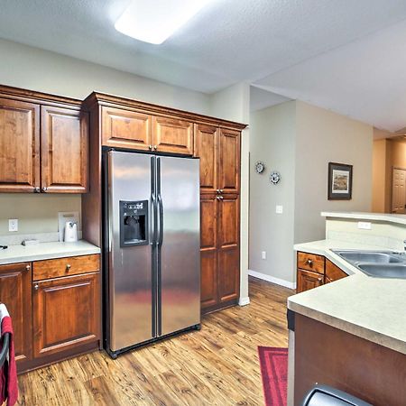 Branson Home With Deck Walk To The Strip And Creek! Exterior foto