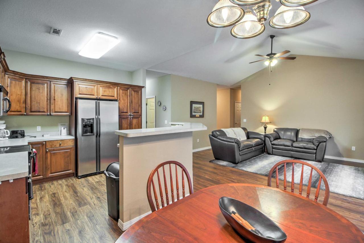 Branson Home With Deck Walk To The Strip And Creek! Exterior foto