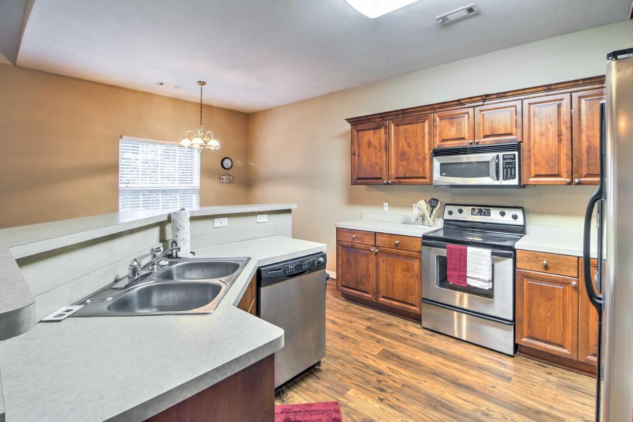 Branson Home With Deck Walk To The Strip And Creek! Exterior foto